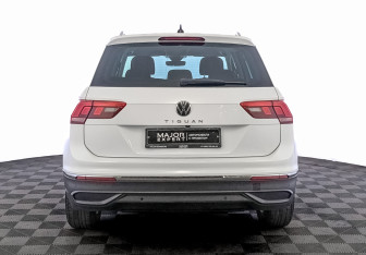 Подержанный автомобиль Volkswagen Tiguan 2021 года (6 фото)