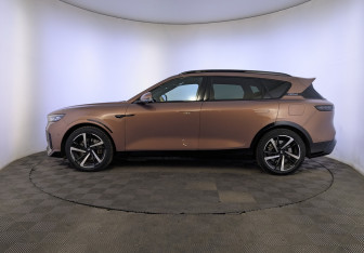 Подержанный автомобиль Voyah Free 2025 года (8 фото)