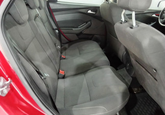 Подержанный автомобиль Ford Focus Wagon 2014 года (17 фото)