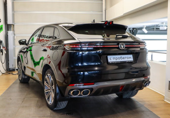 Подержанный автомобиль Changan UNI-K 2023 года (5 фото)