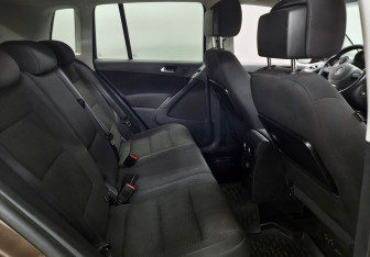 Подержанный автомобиль Volkswagen Tiguan 2015 года (12 фото)
