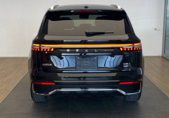 Подержанный автомобиль Geely Monjaro 2026 года (5 фото)