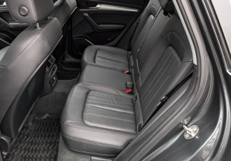 Подержанный автомобиль Audi Q5 2020 года (18 фото)
