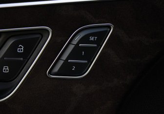 Подержанный автомобиль Audi Q8 2020 года (19 фото)