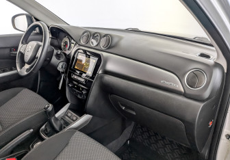 Подержанный автомобиль Suzuki Vitara 2021 года (11 фото)