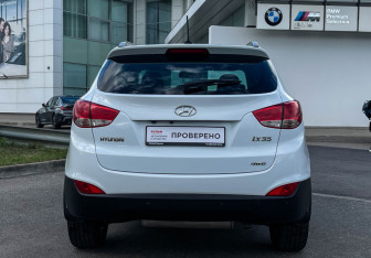 Подержанный автомобиль Hyundai ix35 2010 года (6 фото)