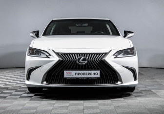 Подержанный автомобиль Lexus ES 2019 года (2 фото)