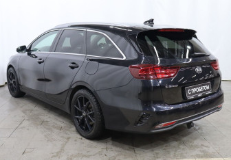 Подержанный автомобиль Kia Ceed Wagon 2019 года (6 фото)