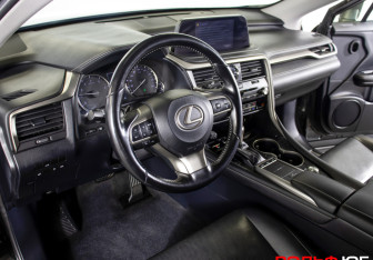 Подержанный автомобиль Lexus RX 2019 года (24 фото)