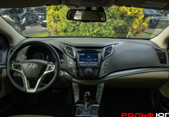 Подержанный автомобиль Hyundai i40 Sedan 2012 года (10 фото)