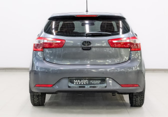 Подержанный автомобиль Kia Rio Hatchback 2012 года (6 фото)