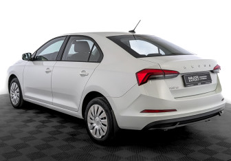 Подержанный автомобиль Skoda Rapid Liftback 2021 года (7 фото)