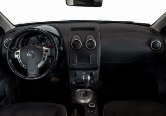 Подержанный автомобиль Nissan Qashqai 2013 года (6 фото)