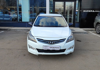 Подержанный автомобиль Hyundai Solaris Sedan 2014 года (2 фото)