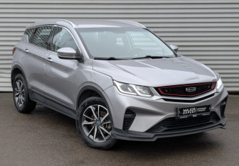 Подержанный автомобиль Geely Coolray 2022 года (3 фото)
