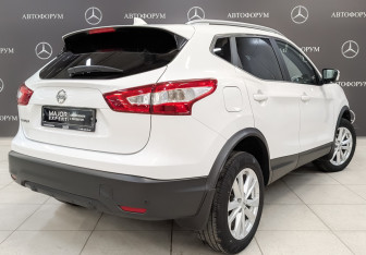 Подержанный автомобиль Nissan Qashqai 2018 года (5 фото)