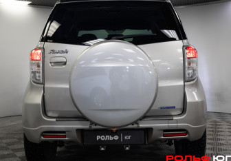 Подержанный автомобиль Toyota Rush 2011 года (20 фото)