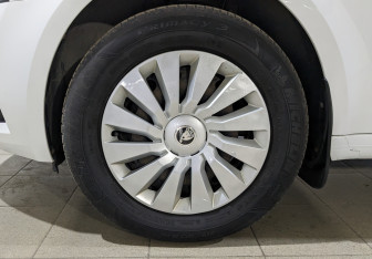 Подержанный автомобиль Skoda Octavia Liftback 2019 года (12 фото)