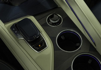 Подержанный автомобиль Zeekr 001 2023 года (19 фото)