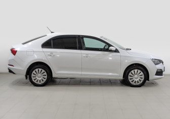 Подержанный автомобиль Skoda Rapid Liftback 2021 года (4 фото)