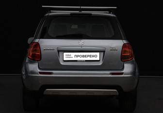 Подержанный автомобиль Suzuki SX4 Hatchback 2010 года (6 фото)