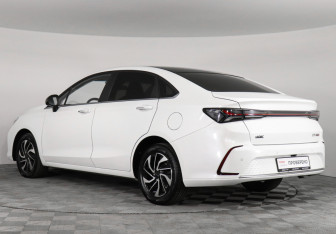 Подержанный автомобиль BAIC U5 Plus 2023 года (7 фото)