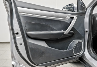 Подержанный автомобиль Geely Coolray 2022 года (19 фото)