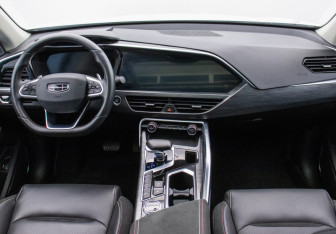 Подержанный автомобиль Geely Tugella 2022 года (13 фото)