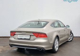 Подержанный автомобиль Audi A7 2011 года (5 фото)