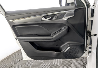 Подержанный автомобиль Haval Jolion 2022 года (19 фото)