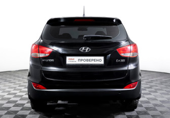 Подержанный автомобиль Hyundai ix35 2013 года (6 фото)