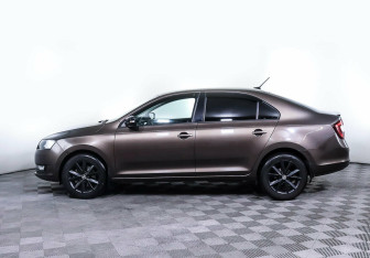 Подержанный автомобиль Skoda Rapid Liftback 2017 года (3 фото)