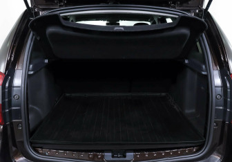 Подержанный автомобиль Nissan Terrano 2020 года (18 фото)