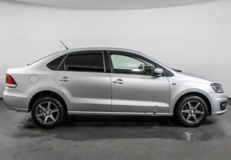 Подержанный автомобиль Volkswagen Polo Sedan 2016 года (4 фото)