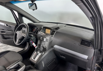 Подержанный автомобиль Opel Zafira Compactvan 2007 года (14 фото)
