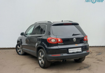 Подержанный автомобиль Volkswagen Tiguan 2011 года (7 фото)