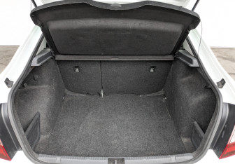 Подержанный автомобиль Skoda Rapid Liftback 2019 года (10 фото)