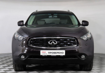 Подержанный автомобиль Infiniti FX 2010 года (2 фото)