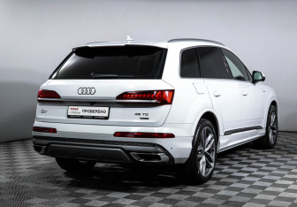 Подержанный автомобиль Audi Q7 2020 года (5 фото)