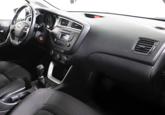 Подержанный автомобиль Kia Ceed Wagon 2017 года (5 фото)