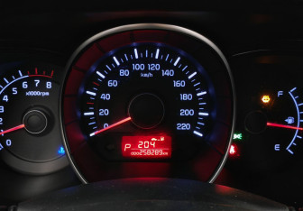 Подержанный автомобиль Kia Rio Sedan 2012 года (14 фото)