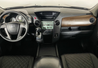 Подержанный автомобиль Honda Pilot 2008 года (12 фото)