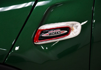 Подержанный автомобиль MINI Hatch 2019 года (24 фото)