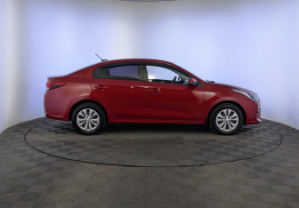 Подержанный автомобиль Kia Rio Sedan 2019 года (4 фото)