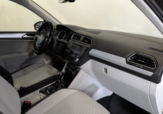 Подержанный автомобиль Volkswagen Tiguan 2017 года (11 фото)
