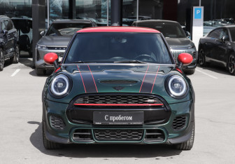 Подержанный автомобиль MINI Hatch 2017 года (2 фото)