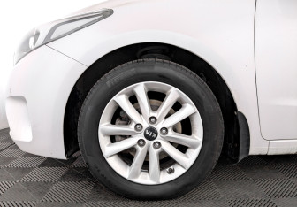 Подержанный автомобиль Kia Cerato Sedan 2018 года (18 фото)