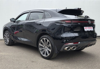 Подержанный автомобиль Changan UNI-K 2024 года (7 фото)