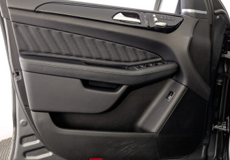 Подержанный автомобиль Mercedes-Benz GLE 2016 года (19 фото)