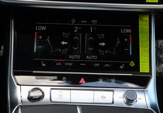 Подержанный автомобиль Audi A6 Sedan 2025 года (26 фото)